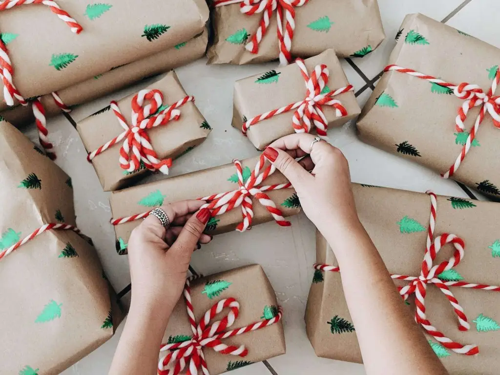 Holiday Delivery - Guarantee Your Loved Ones Their Presents This Holiday Season juliana malta ywutubgmzsu unsplash