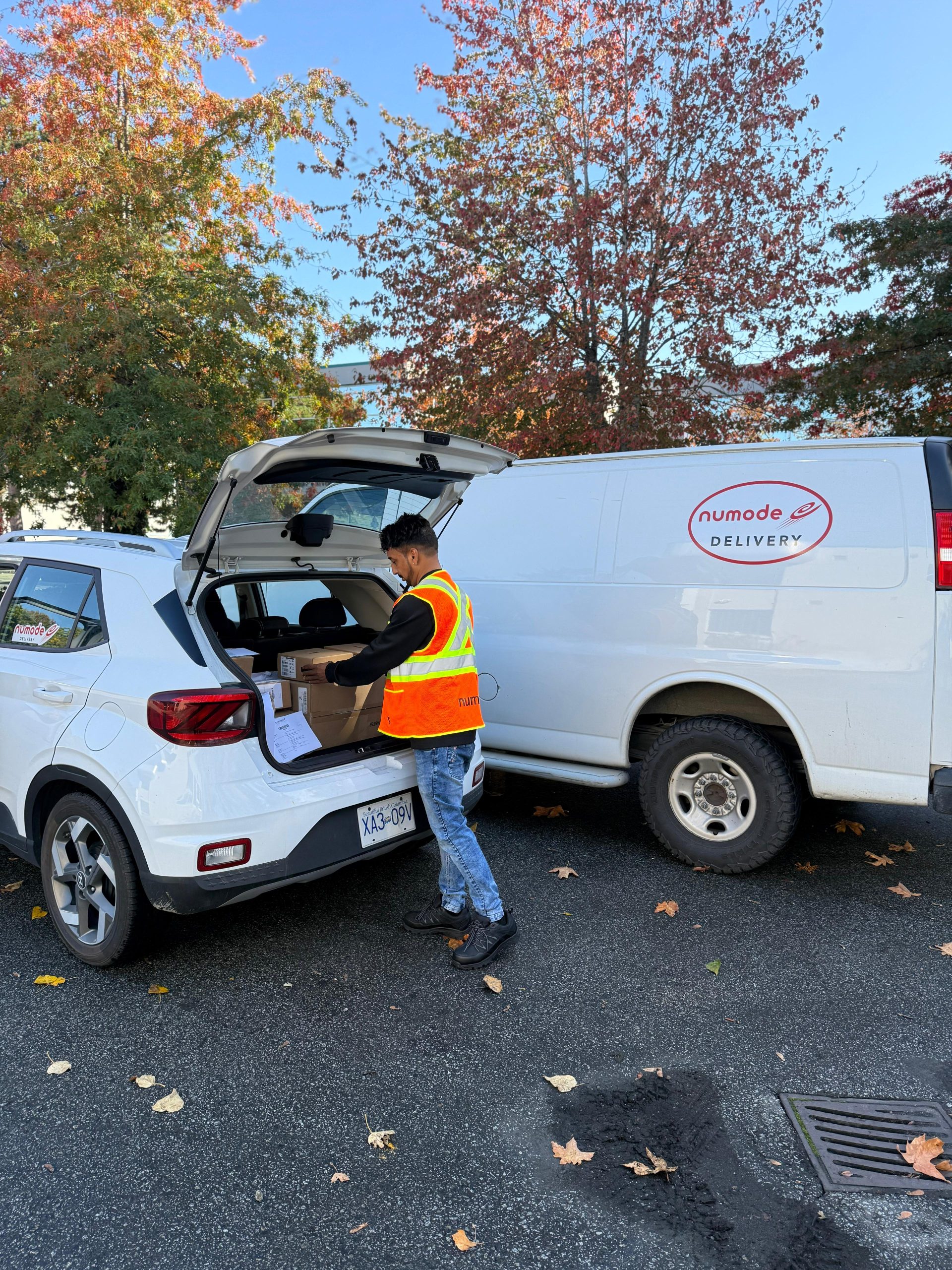 Numode Delivery operations team supporting courier routes