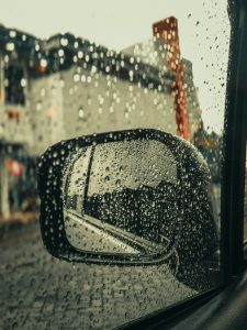 Can Cardboard Survive Vancouver Rain? A Practical Fall Packaging Guide