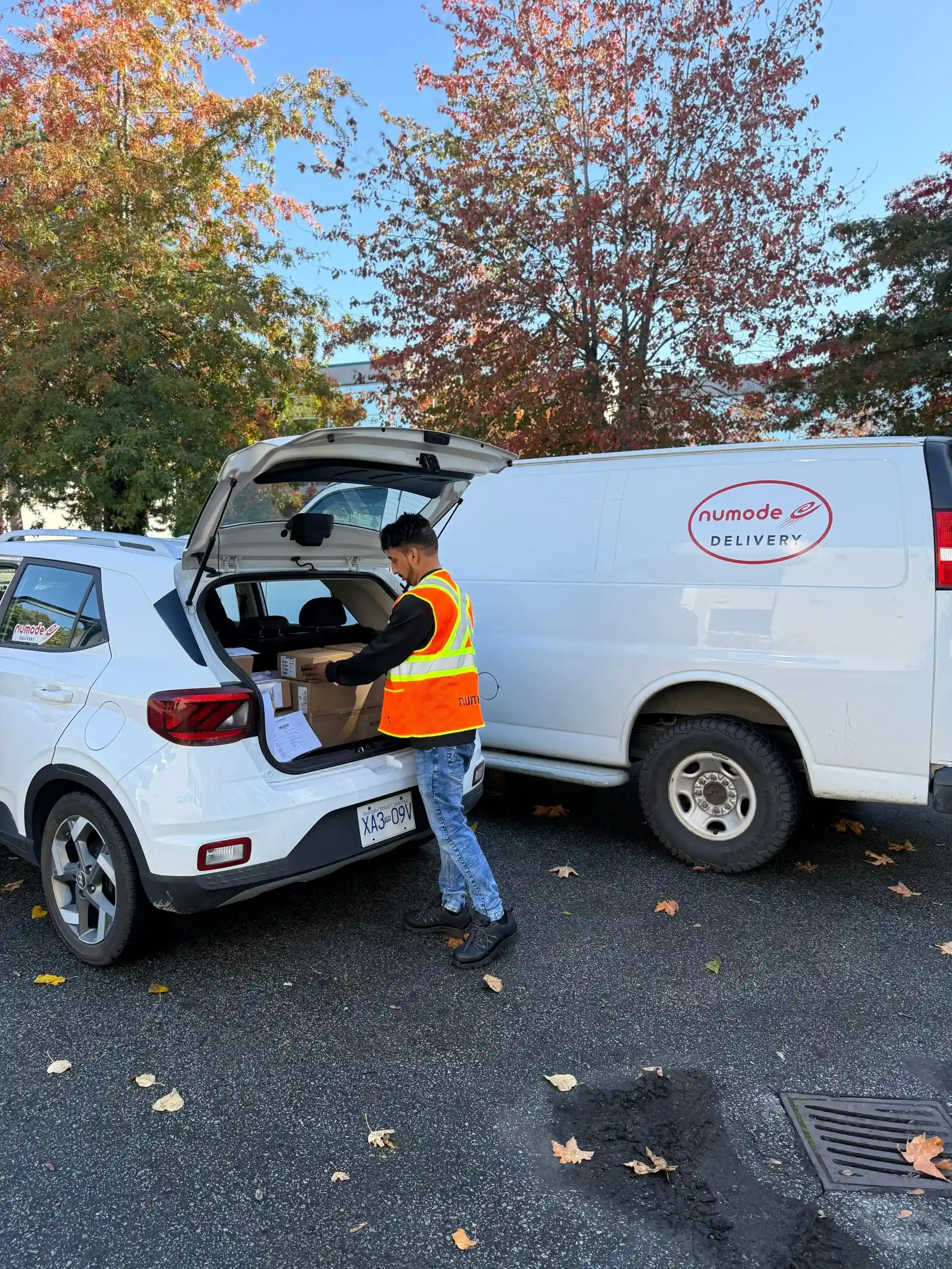Numode Delivery operations team supporting courier routes